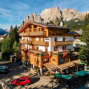Ciasa Lorenzi 3* Cortina d'Ampezzo