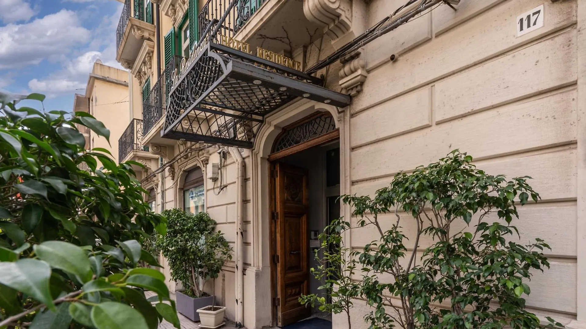 Hotel La Residenza contacts